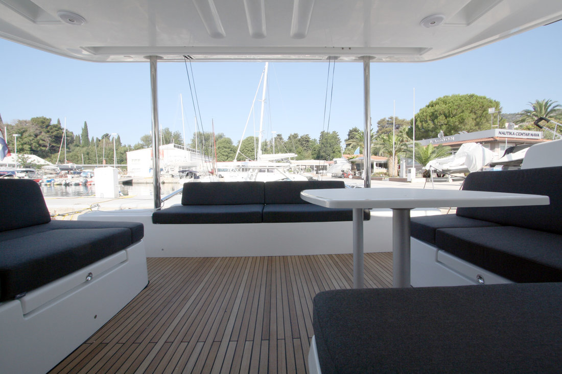 Lagoon 50 - 6 + 1 cab. — photo 12