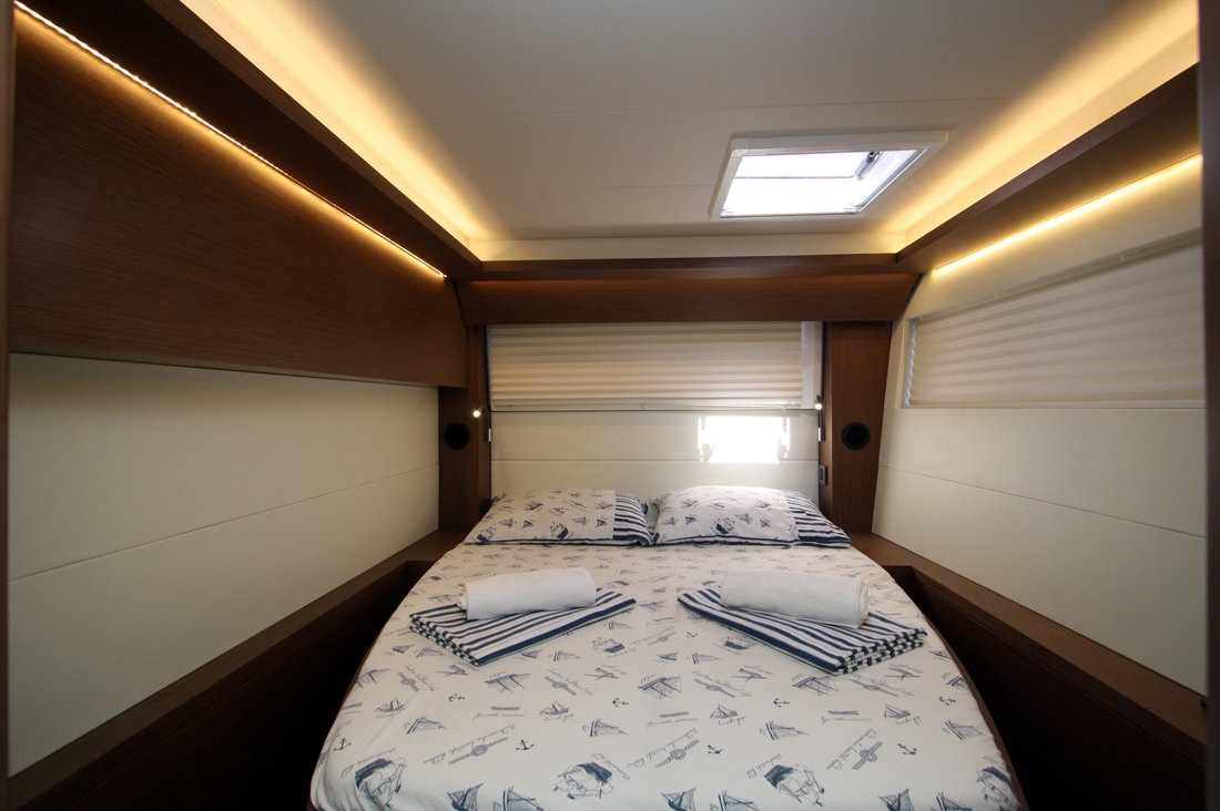 Lagoon 50 - 6 + 1 cab. — photo 17