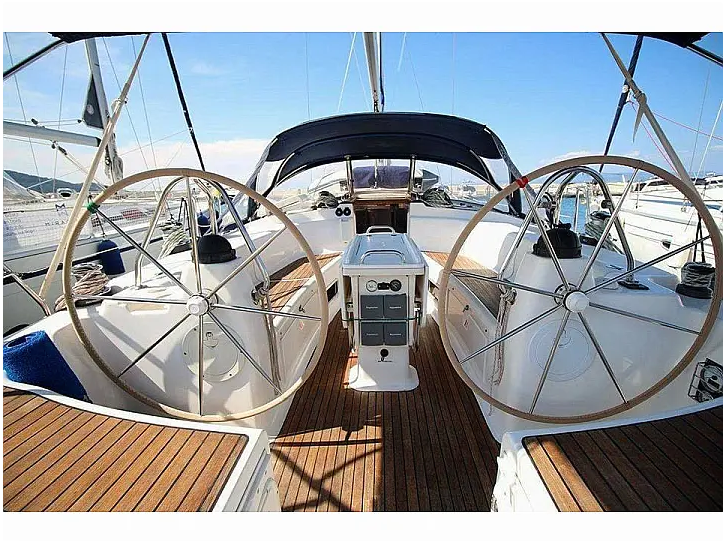 Bavaria 44 — photo 4