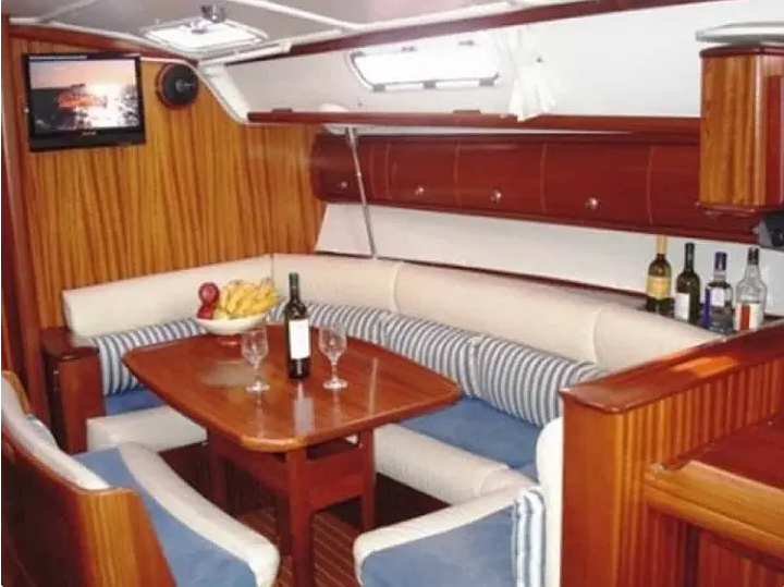 Bavaria 38 — photo 5