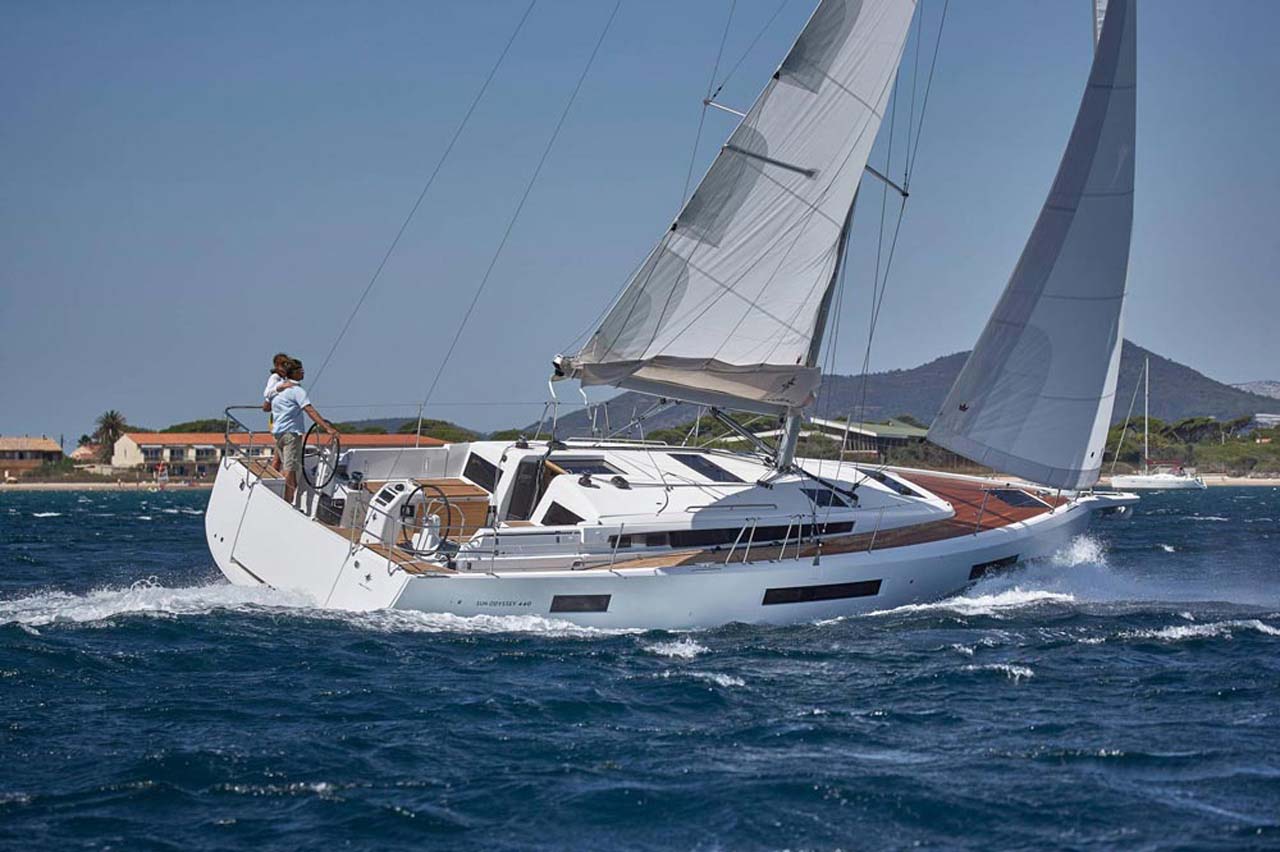 Sun Odyssey 440 - 4 cab. — photo 3