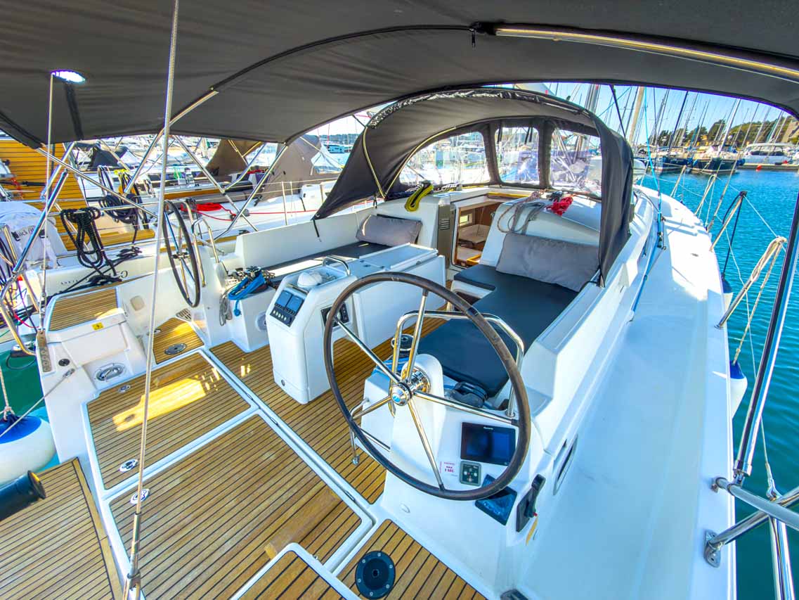 Sun Odyssey 440 - 4 cab. — photo 5