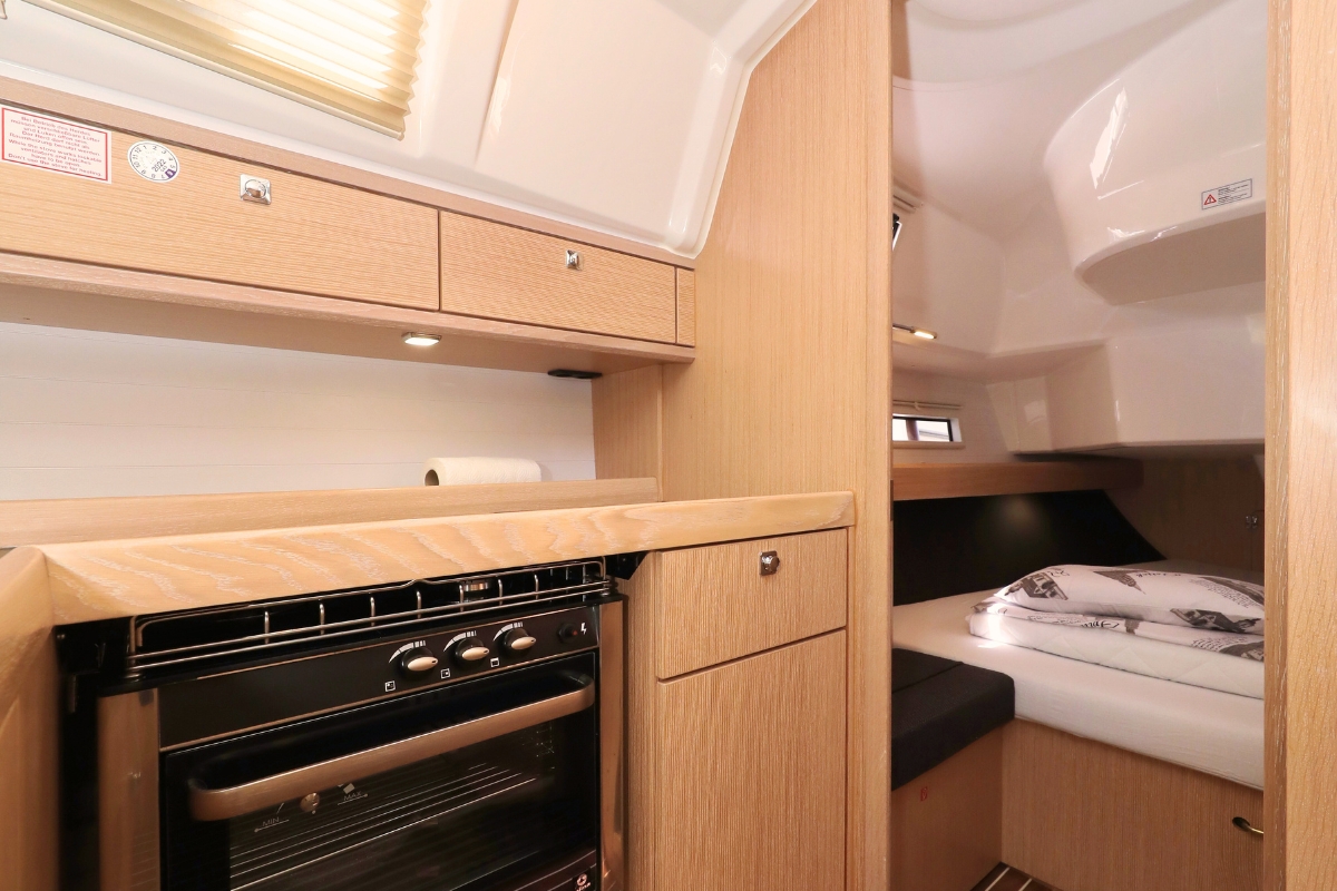Bavaria Cruiser 37 - 3 cab. — photo 9