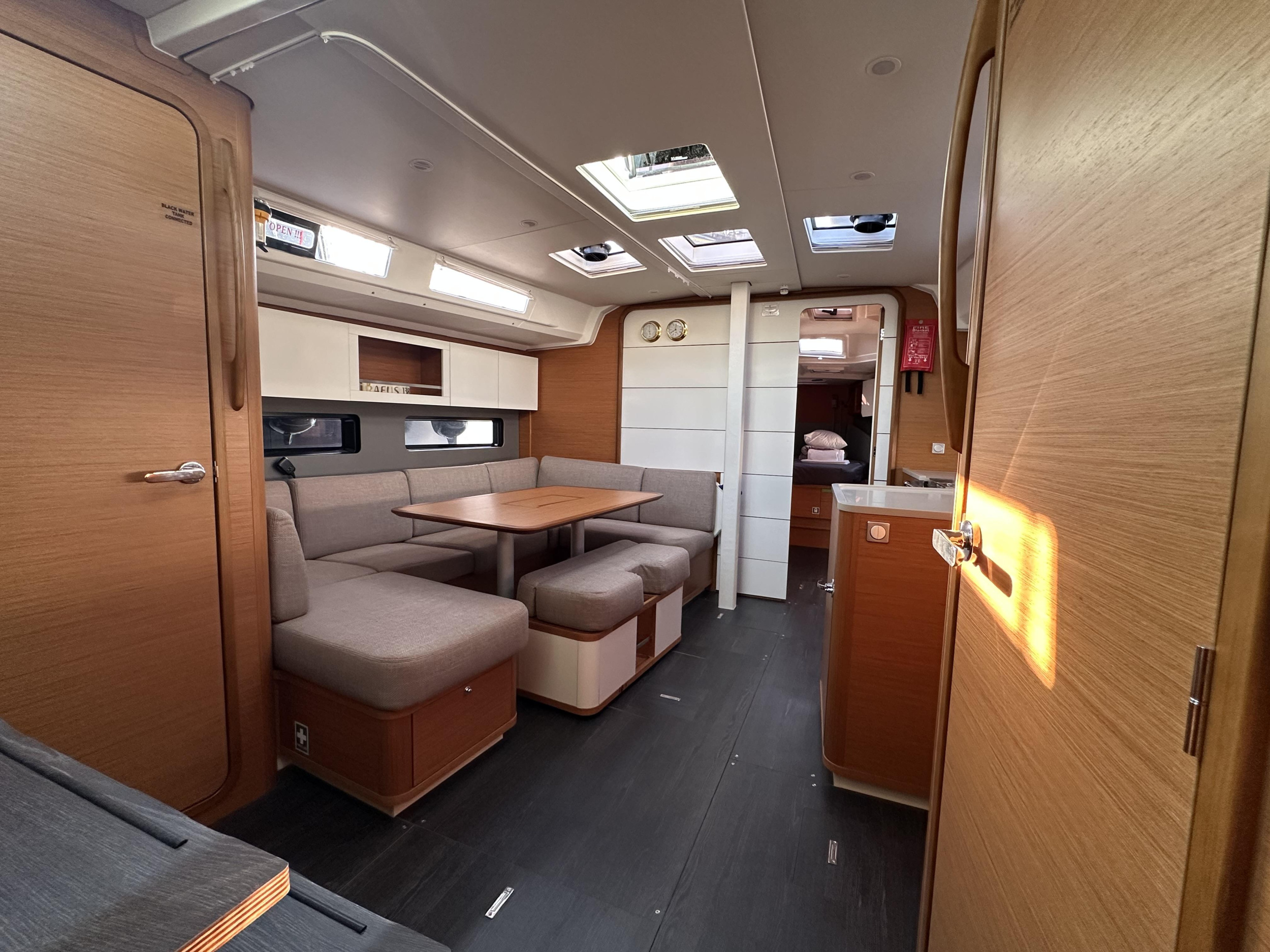 Dufour 41 - 3 cab. — photo 7
