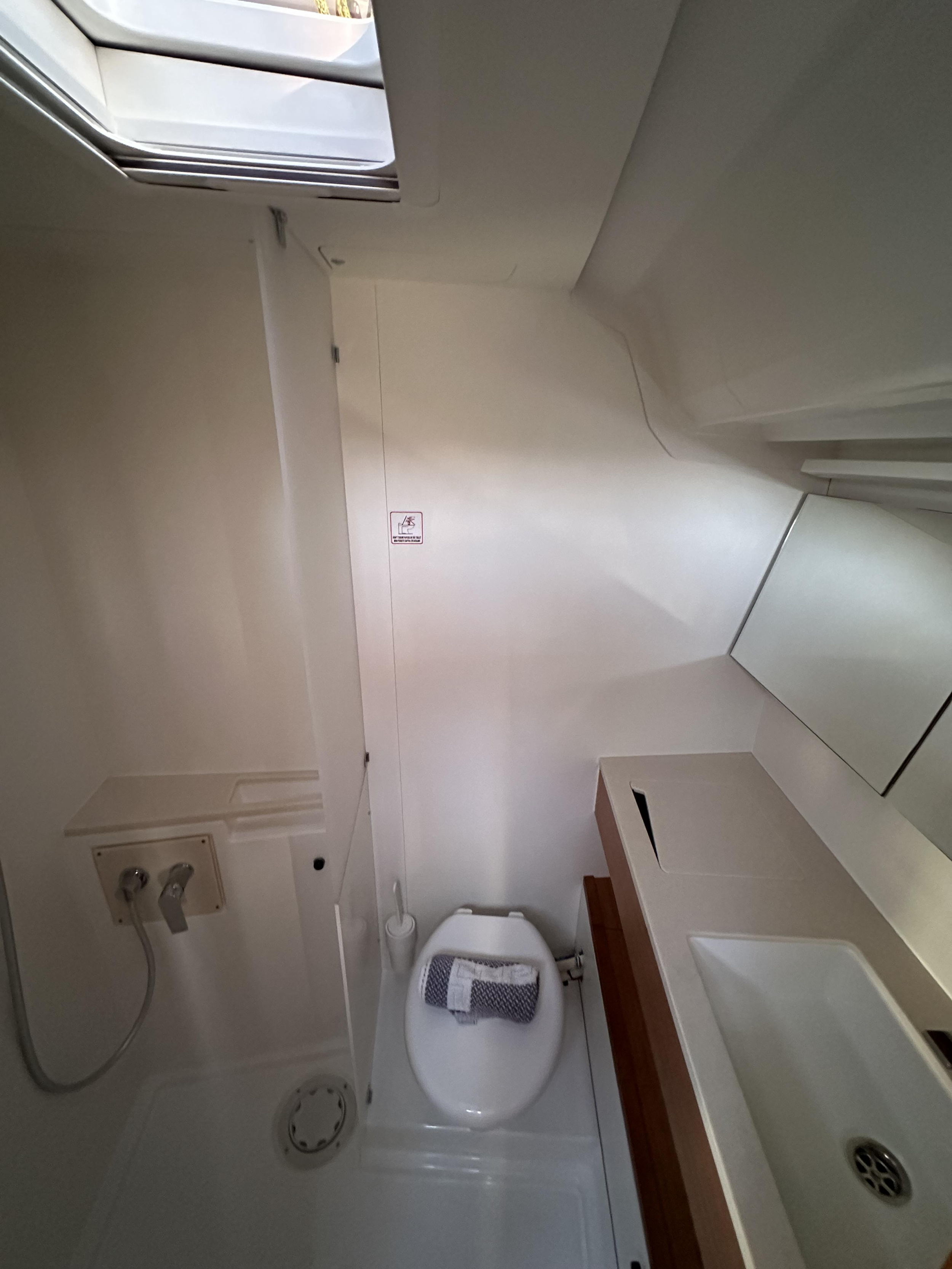 Dufour 41 - 3 cab. — photo 12