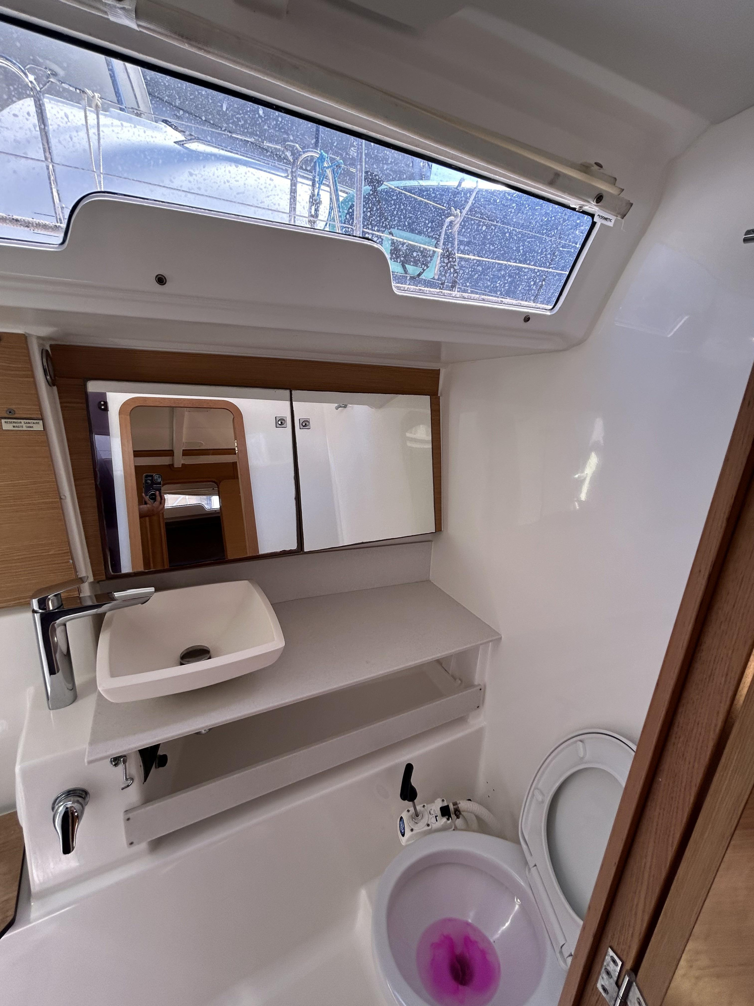 Dufour 430 GL — photo 12