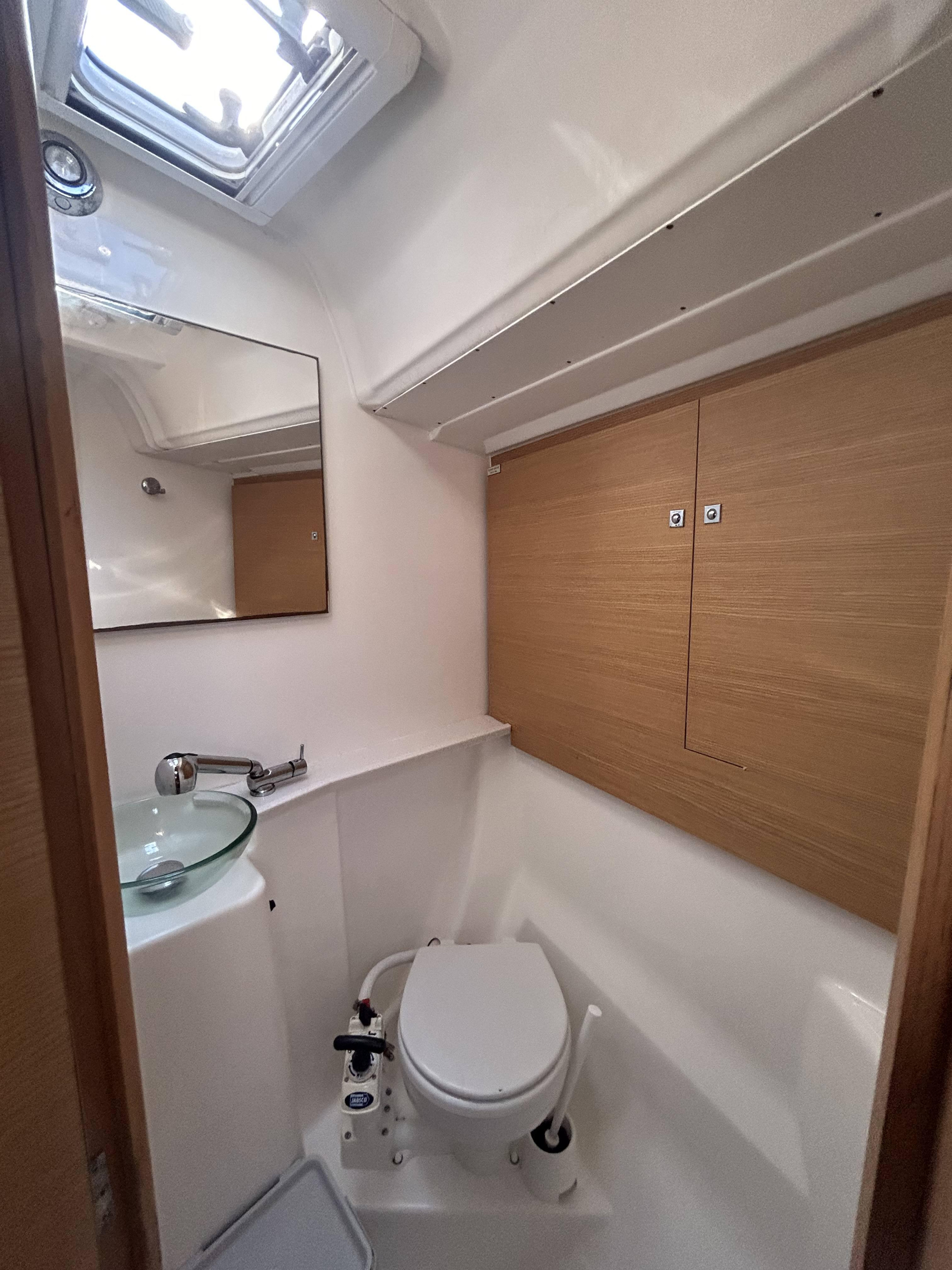 Dufour 460 GL - 5 cab. — photo 24