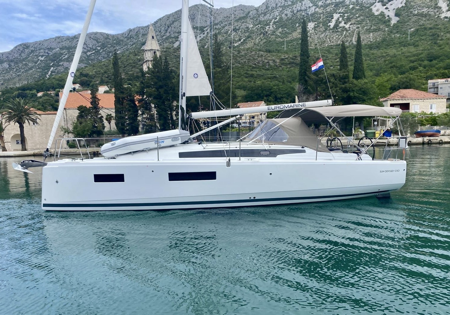 Sun Odyssey 350 - 3 cab. — photo 3