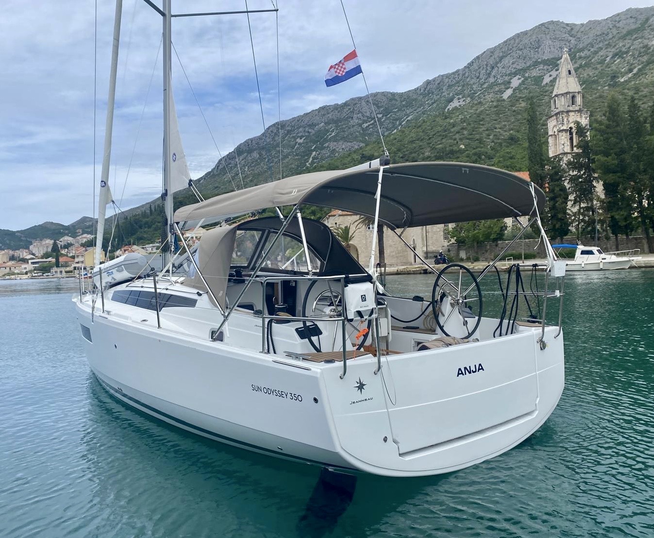 Sun Odyssey 350 - 3 cab. — photo 4