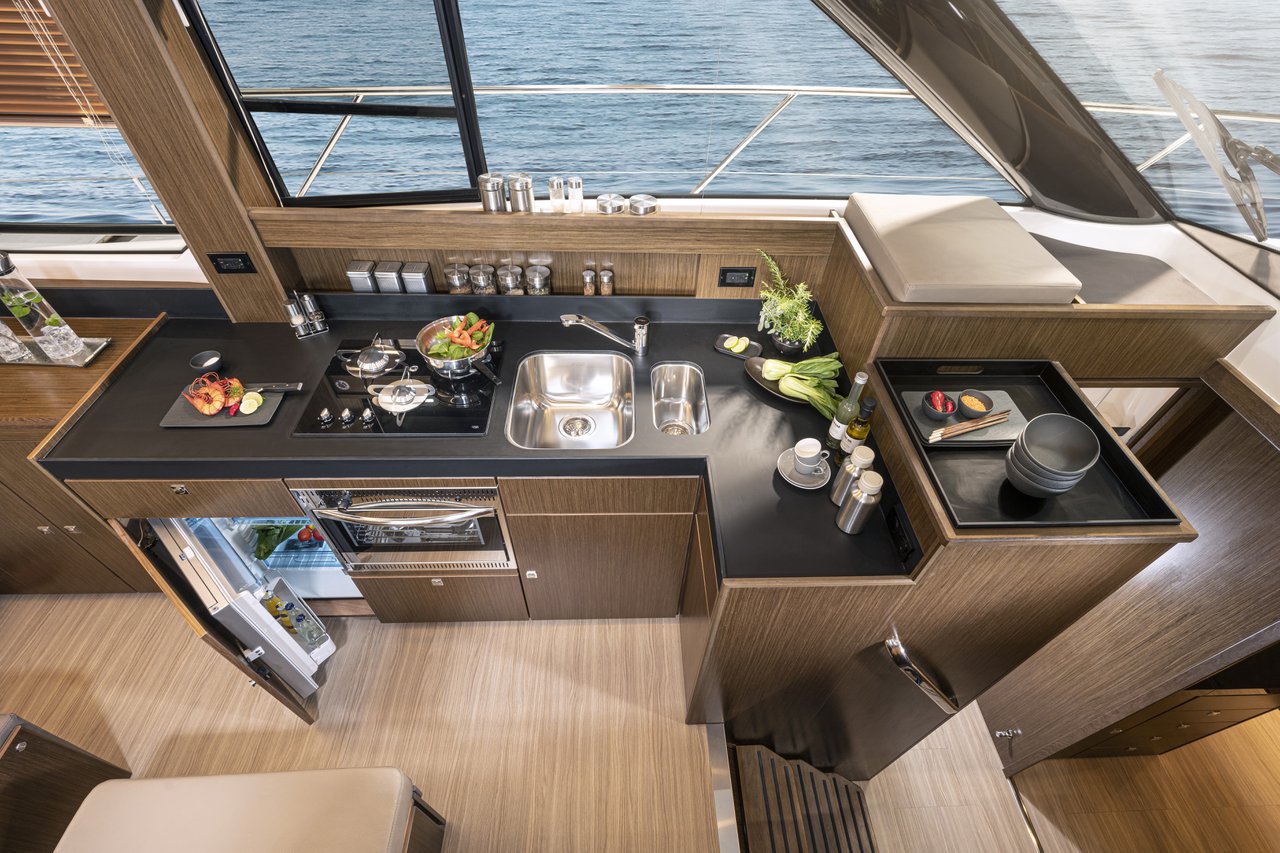 Bavaria Virtess 420 Fly — photo 18
