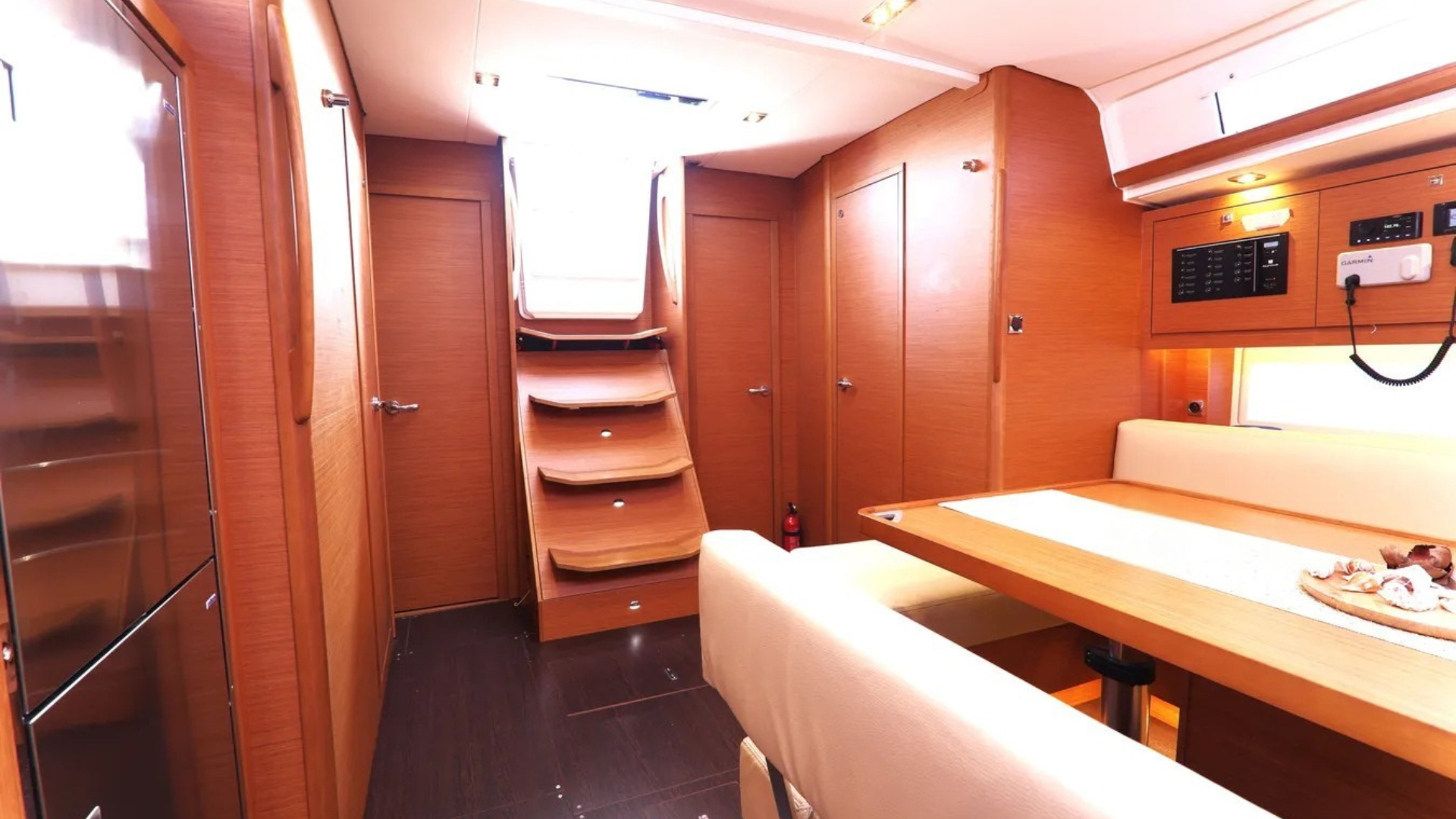 Dufour 470 - 4 + 1 cab. — photo 8