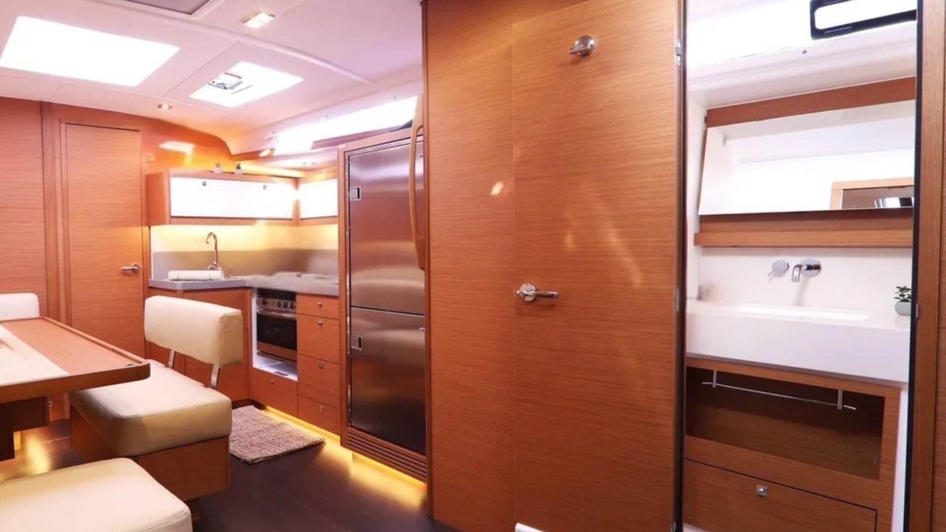 Dufour 470 - 4 + 1 cab. — photo 6
