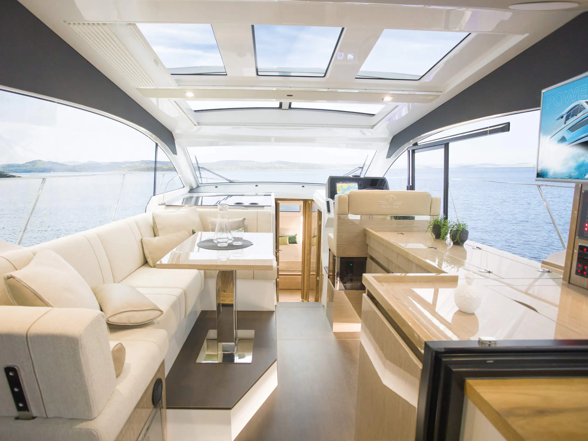 Sealine C390 — photo 10
