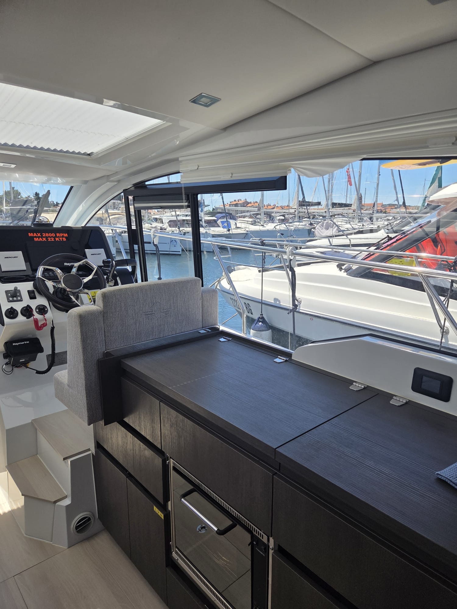Sealine C335 — photo 5