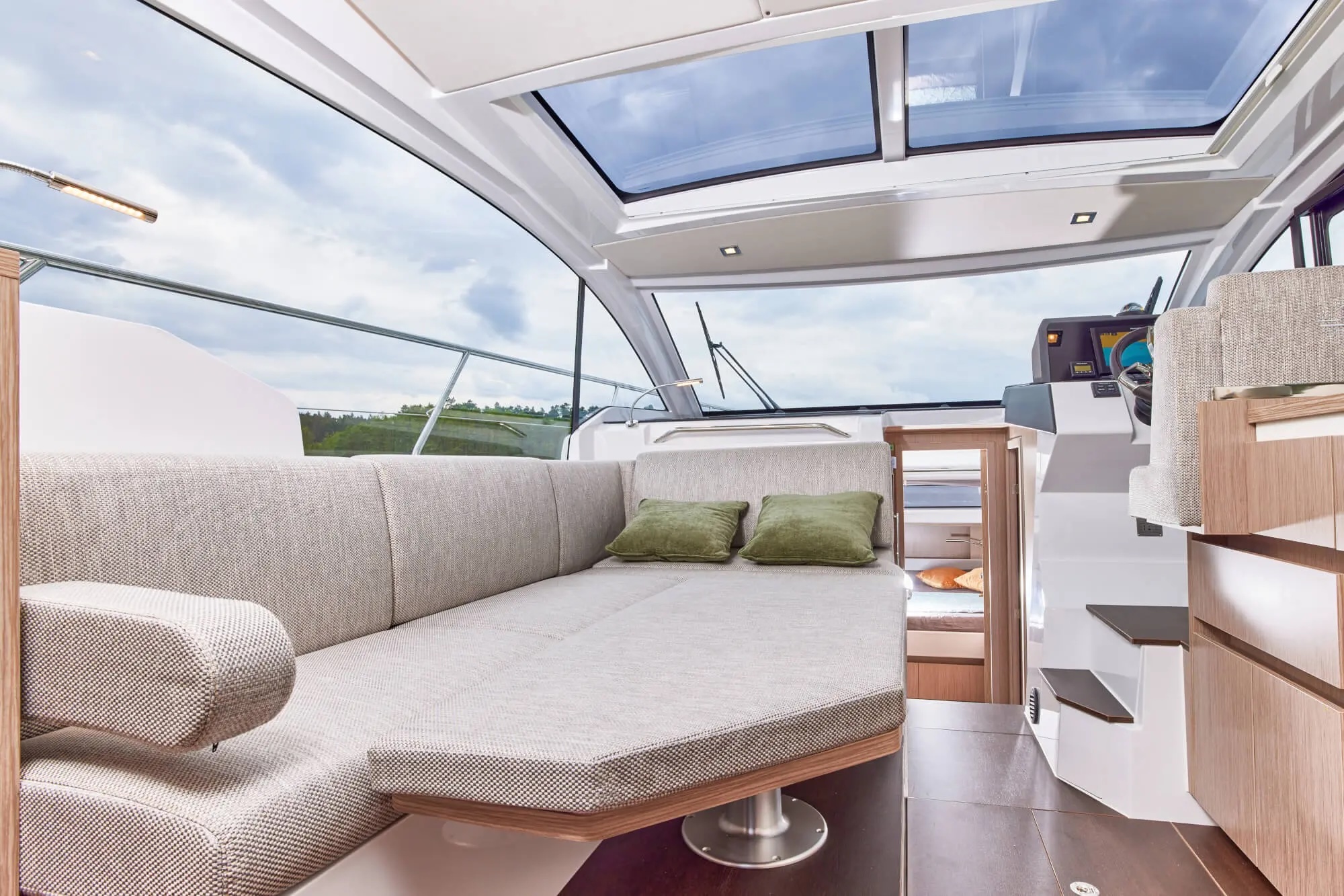 Sealine C335 — photo 10