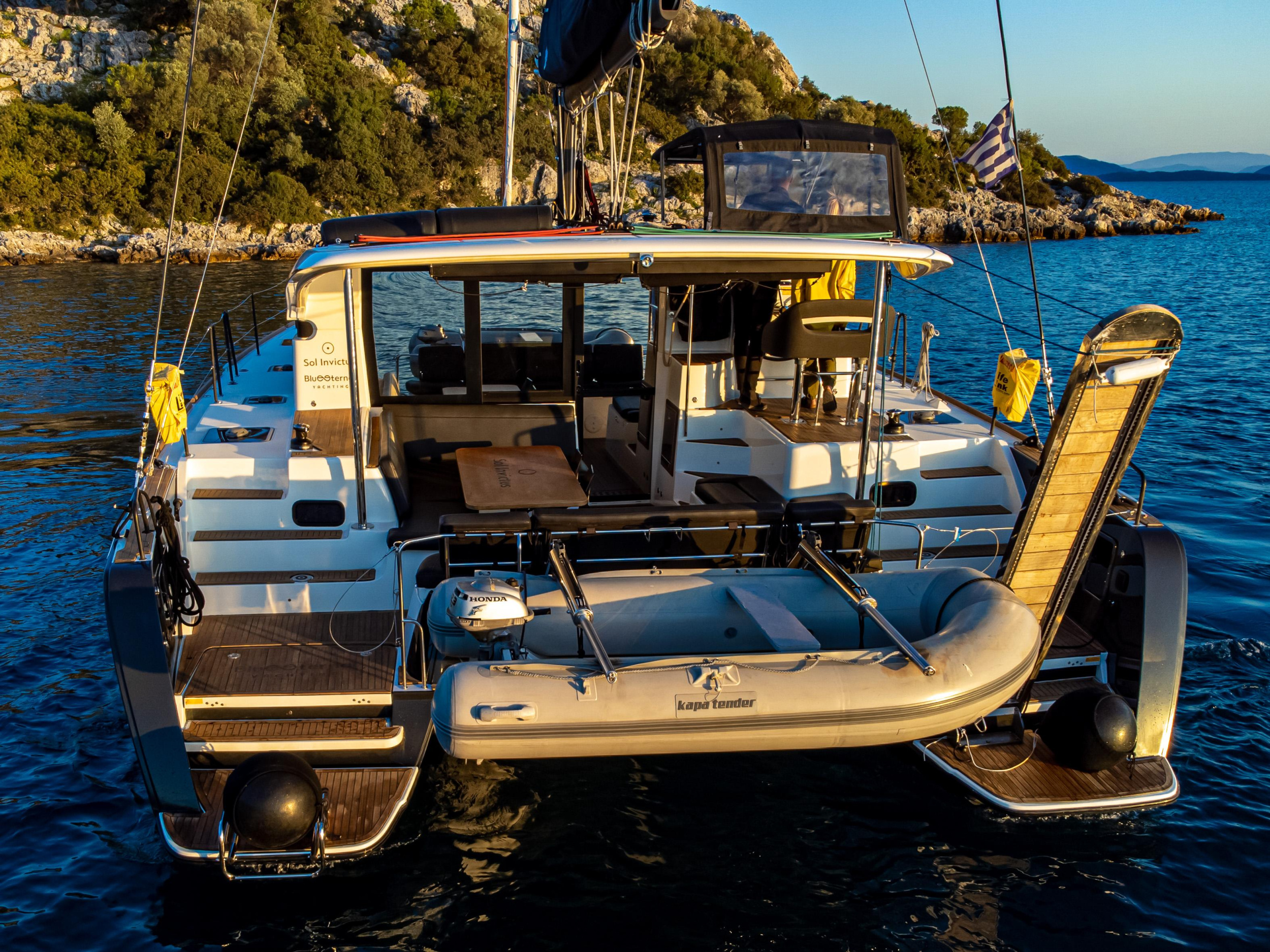 Lagoon 40 - 4 + 2 cab — photo 8