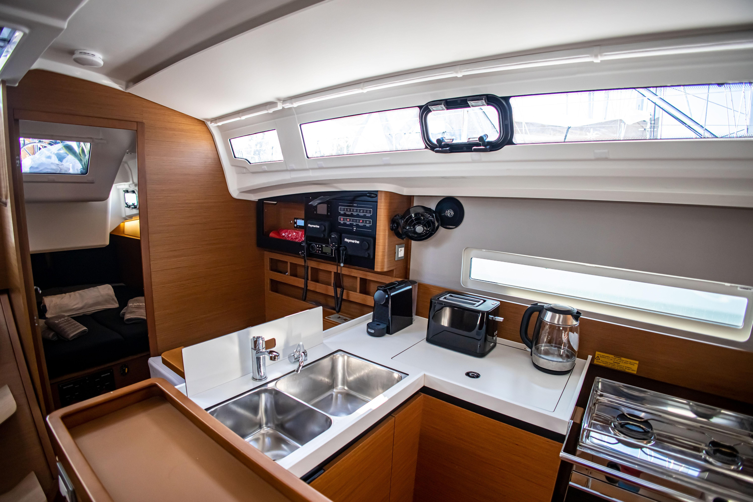 Sun Odyssey 410 - 3 cab. — photo 21