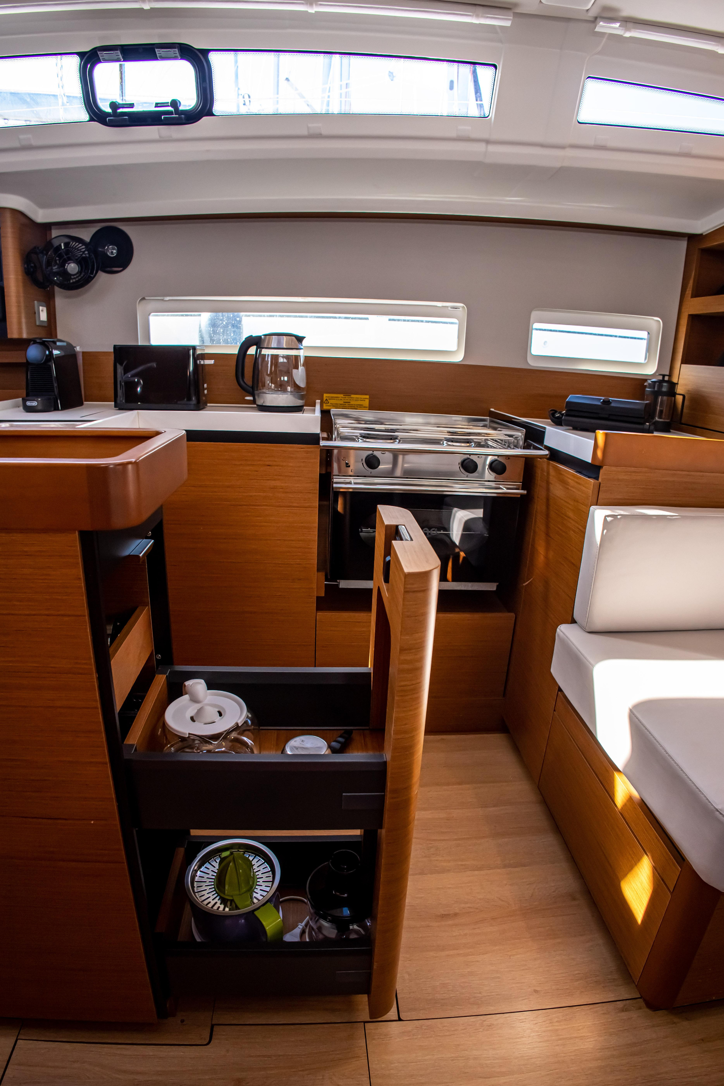 Sun Odyssey 410 - 3 cab. — photo 6
