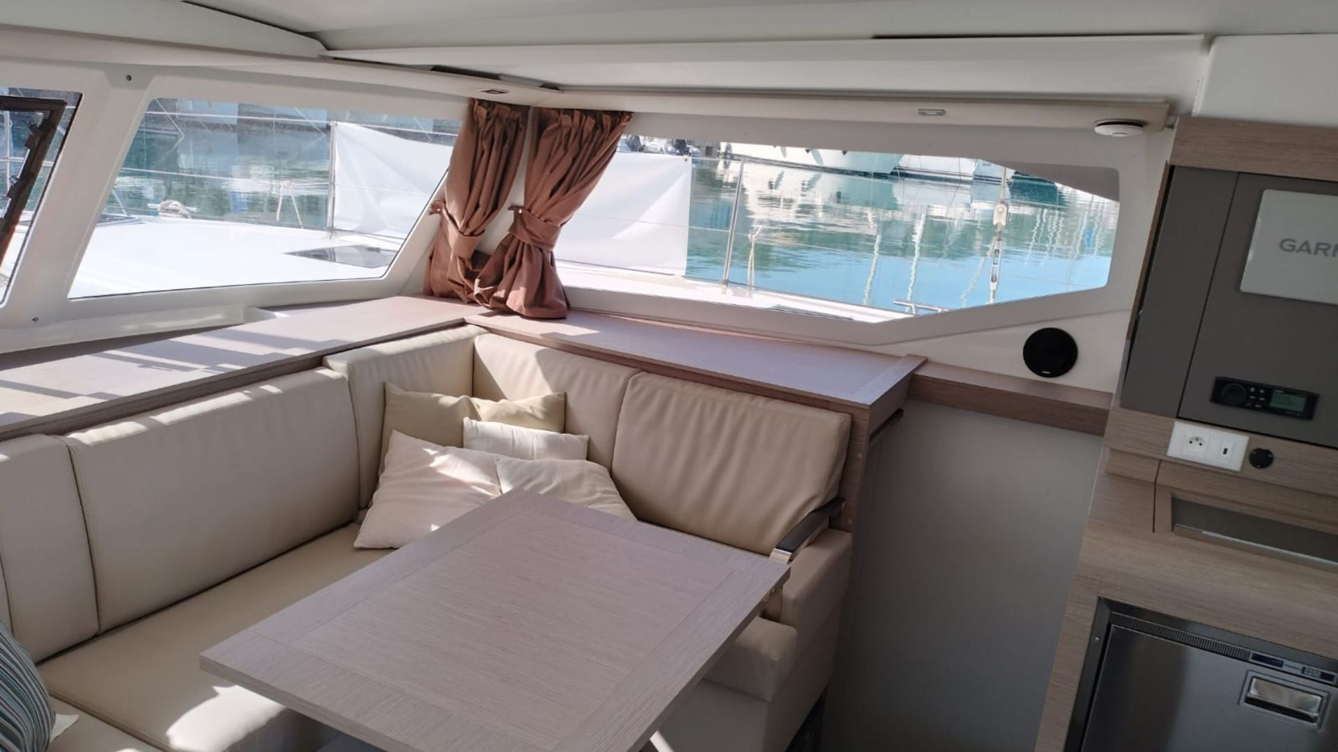 Fountaine Pajot Isla 40 - 4 + 1 cab. — photo 9