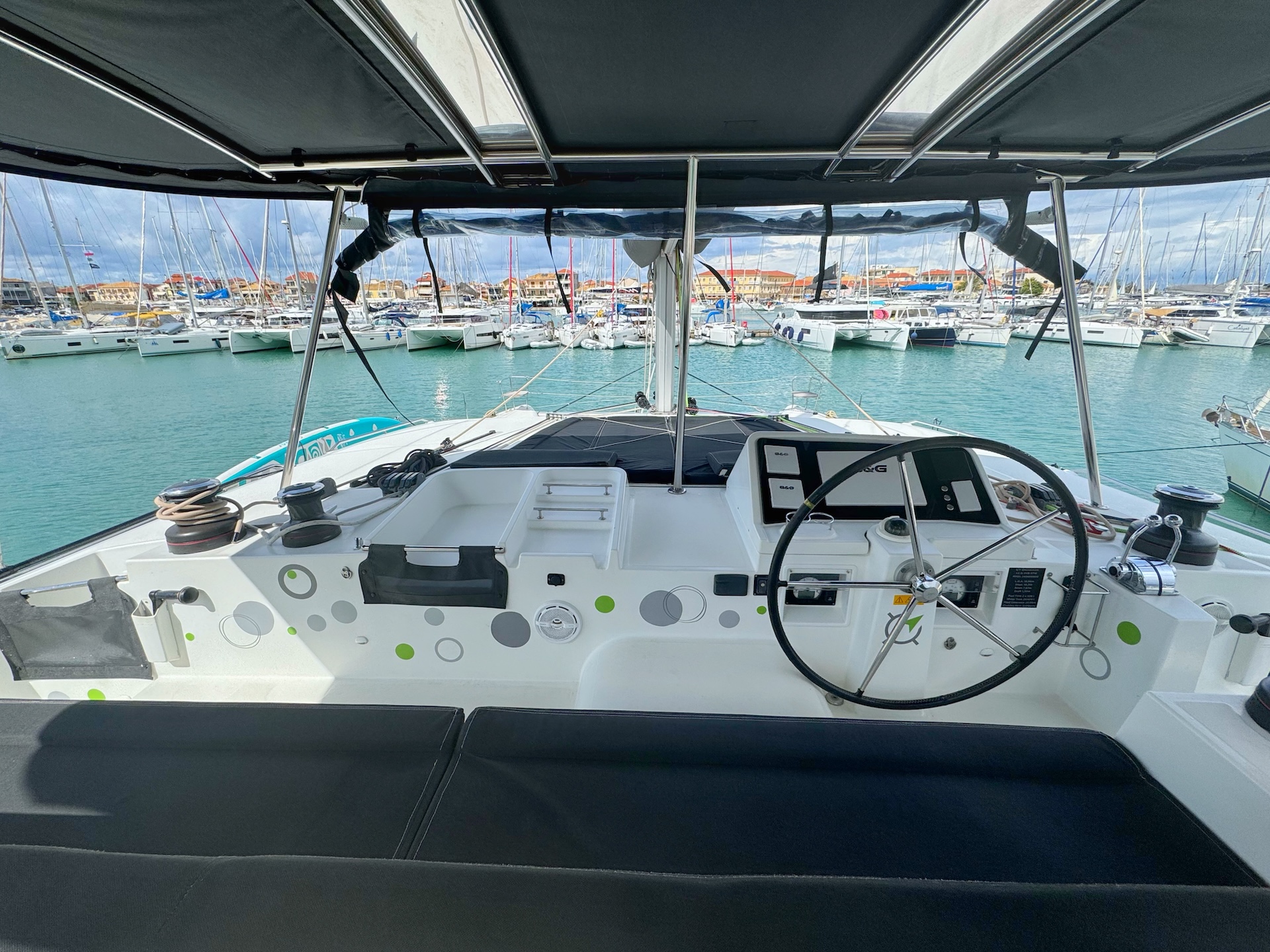 Lagoon 450 F - 4 + 1 cab. — photo 9