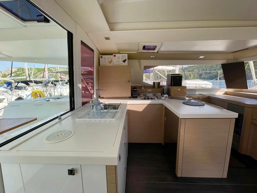 Fountaine Pajot Astrea 42 — photo 7