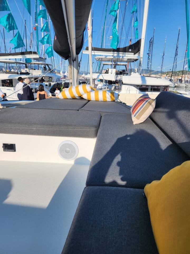 Lagoon 43 - 4 + 2 cab. — photo 4