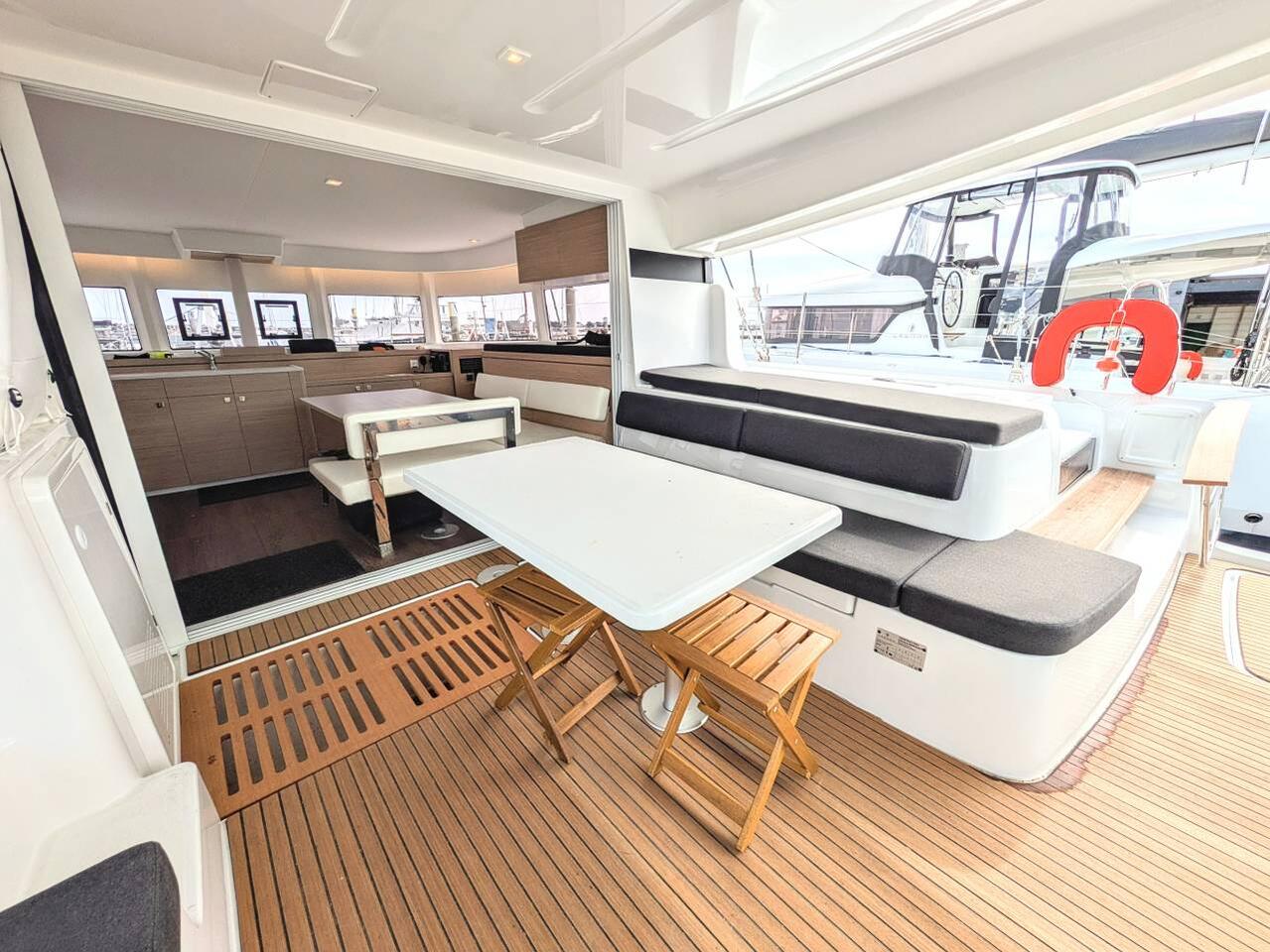 Lagoon 43 - 4 + 2 cab. — photo 6
