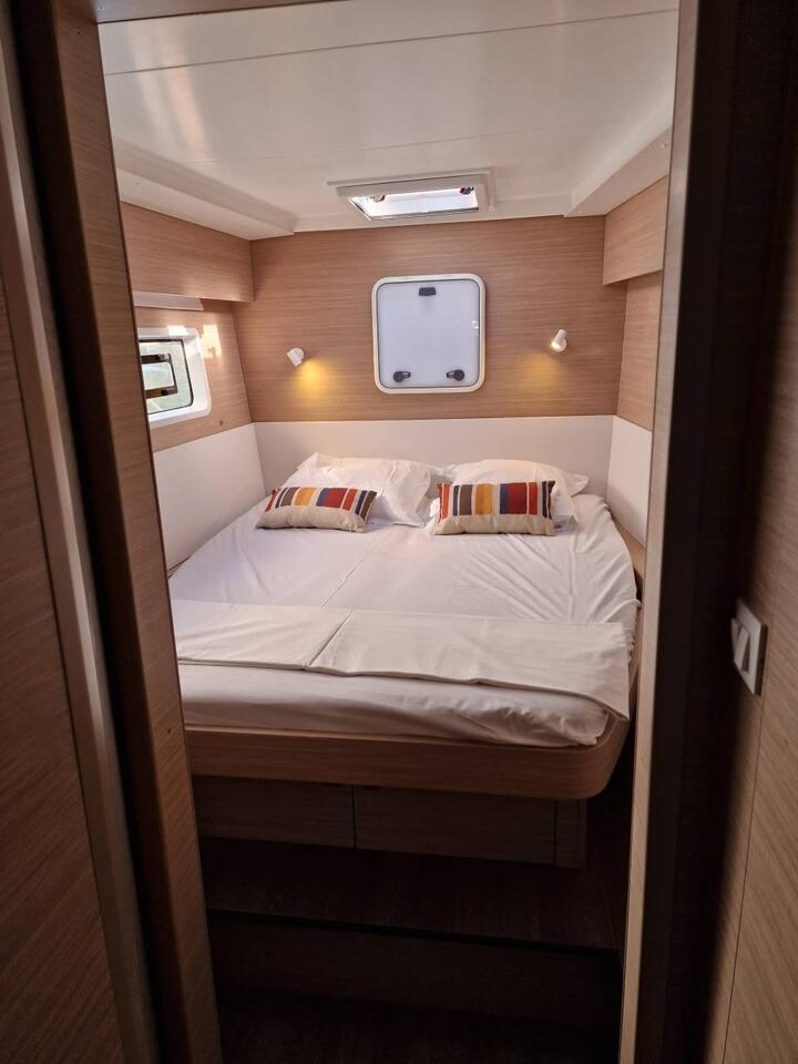 Lagoon 43 - 4 + 2 cab. — photo 14