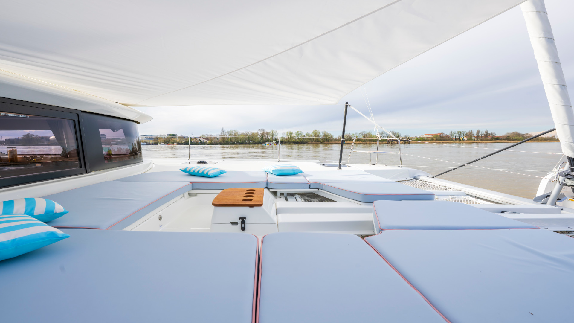 Lagoon 46 OW - 3 + 2 cab. — photo 4