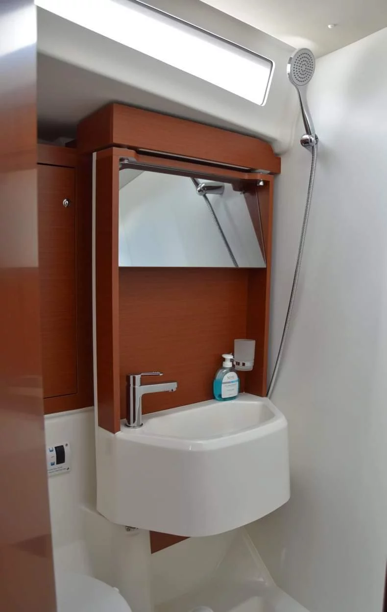 Oceanis 51.1 - 5 + 1 cab. (Antonios)  - 12