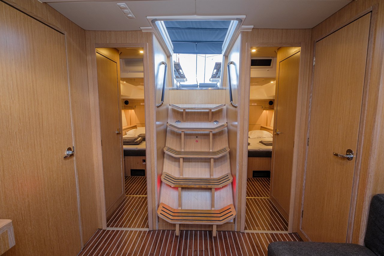 Bavaria C57 - 4 + 1 cab. — photo 16