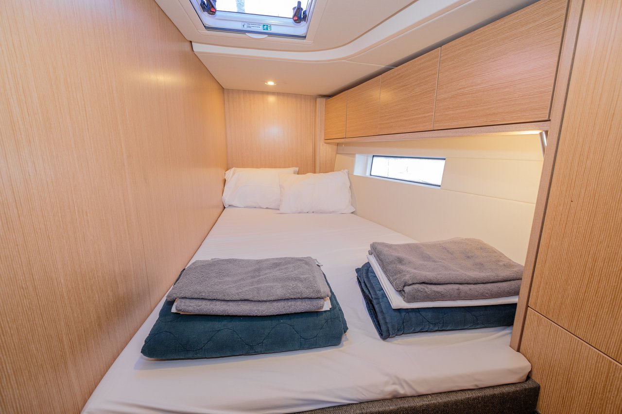 Bavaria C57 - 4 + 1 cab. — photo 17