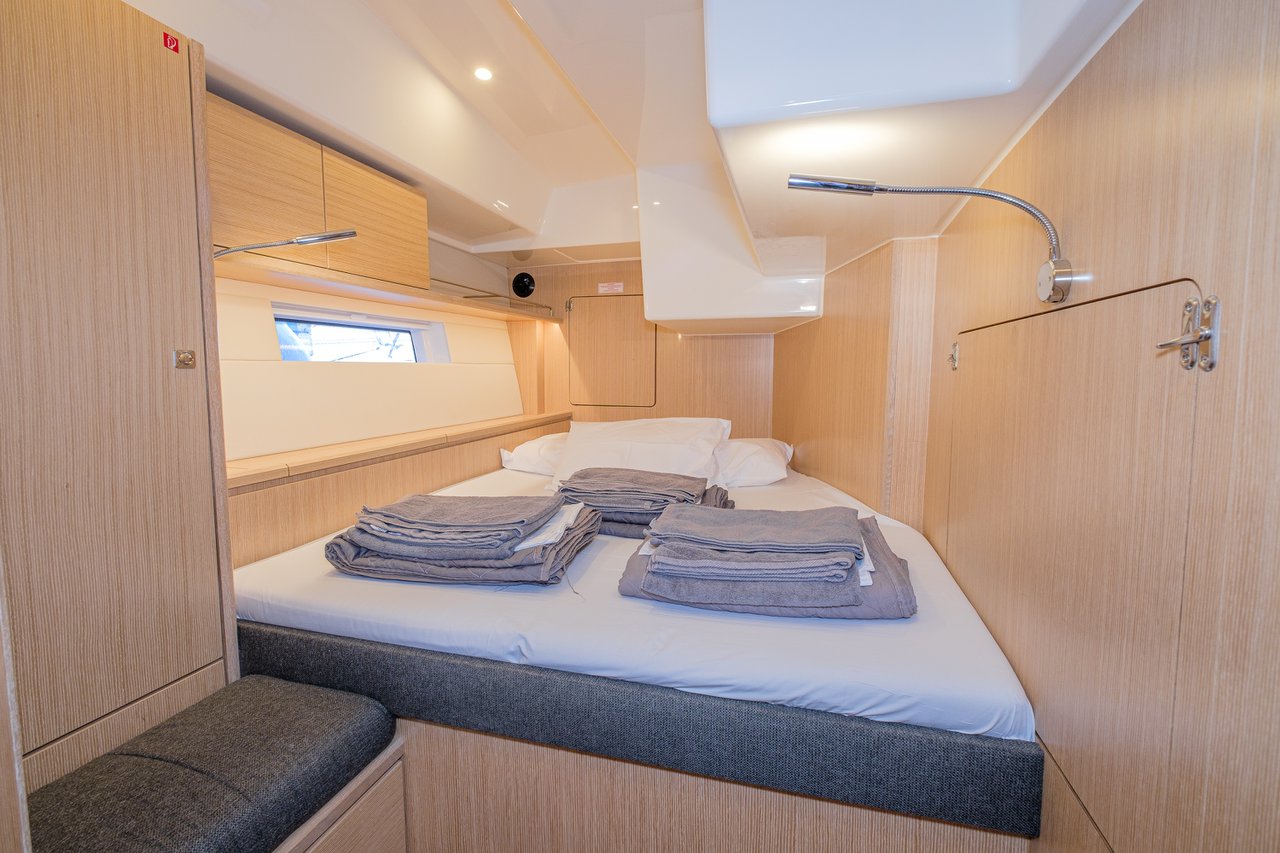 Bavaria C57 - 4 + 1 cab. — photo 21