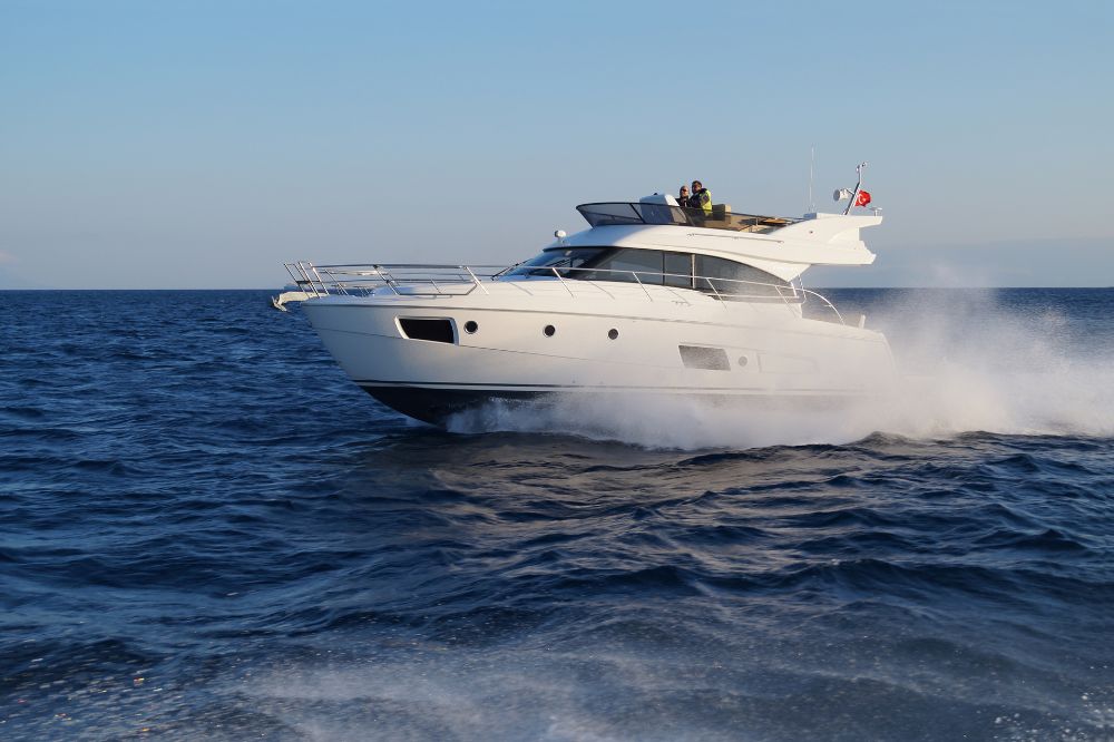 Bavaria Virtess 420 Fly — photo 7