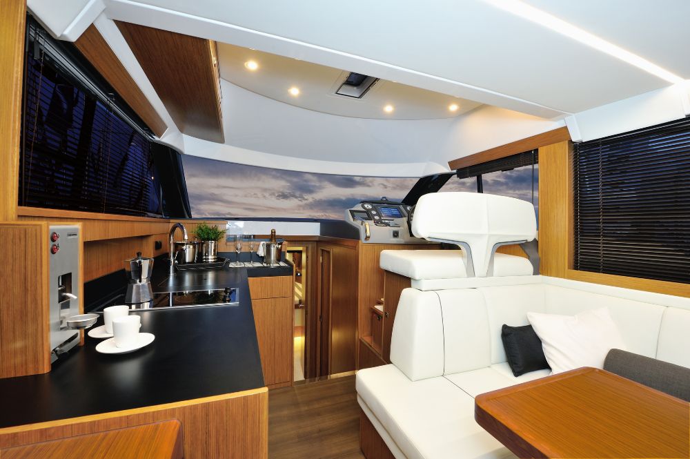 Bavaria Virtess 420 Fly — photo 17