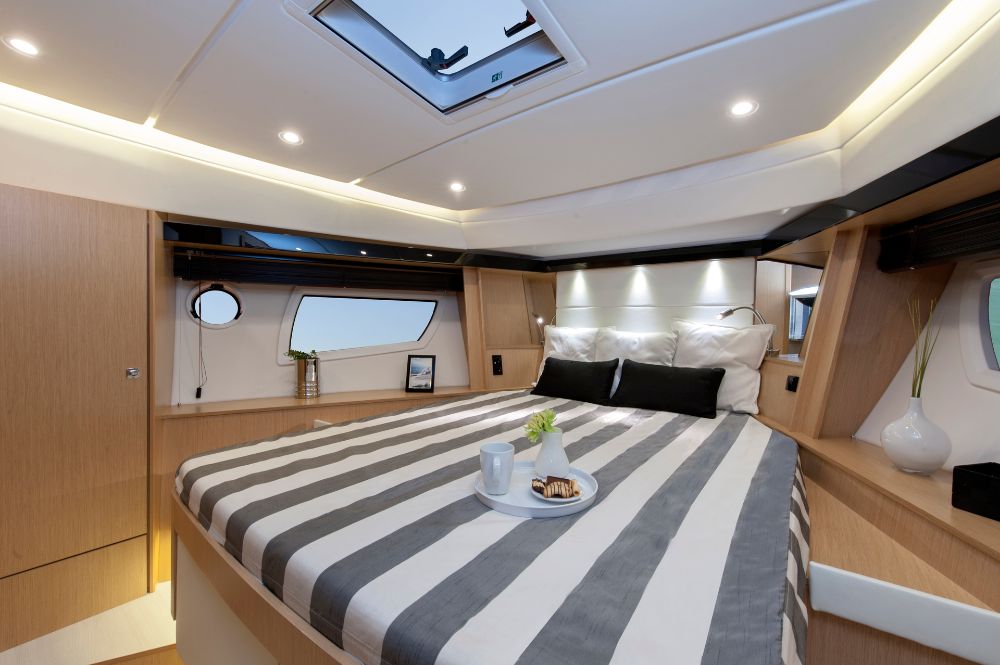 Bavaria Virtess 420 Fly — photo 22