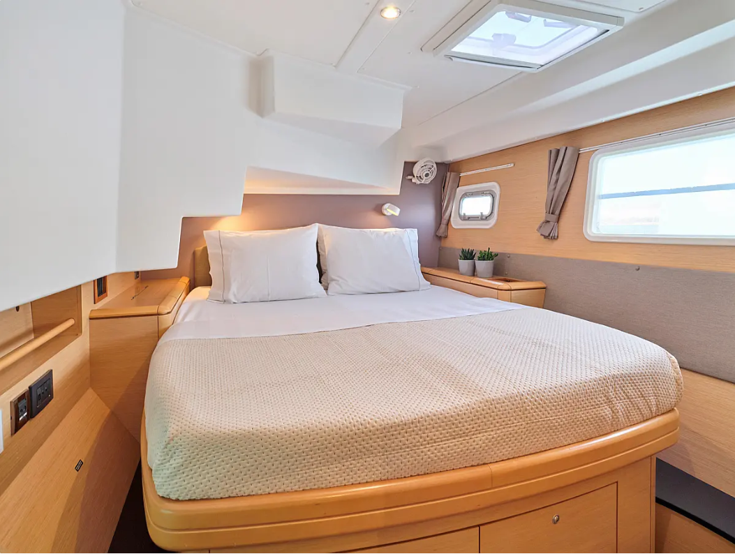 Lagoon 50 - 6 + 1 cab. — photo 28