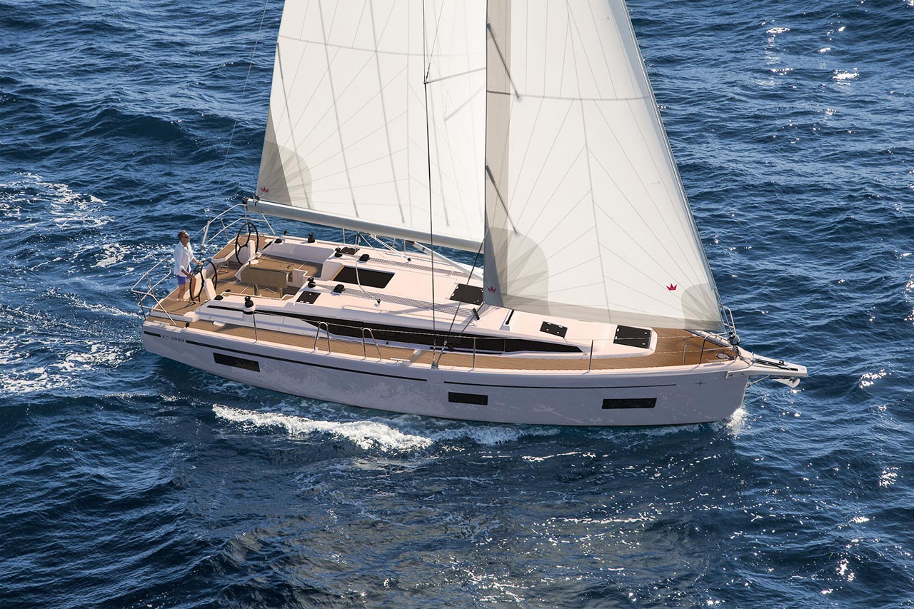 Bavaria C38 — photo 3