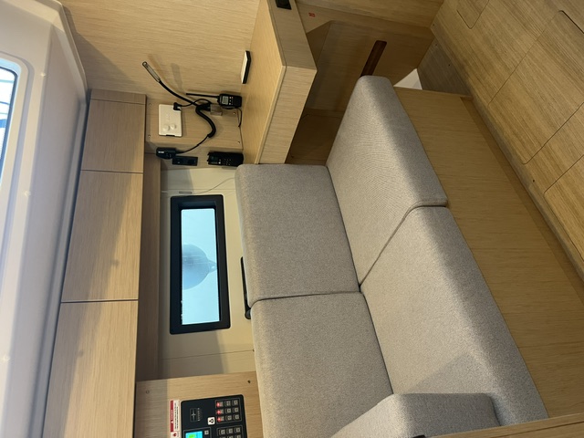 Bavaria C38 — photo 6