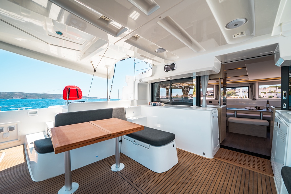 Lagoon 46 - 4 + 2 cab. — photo 9
