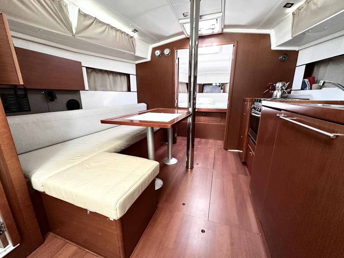 Oceanis 38.1 — photo 11
