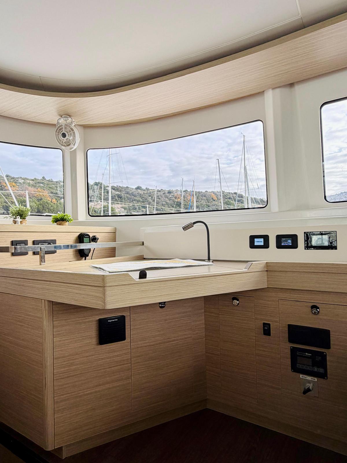 Lagoon 46 - 4 + 2 cab. — photo 12
