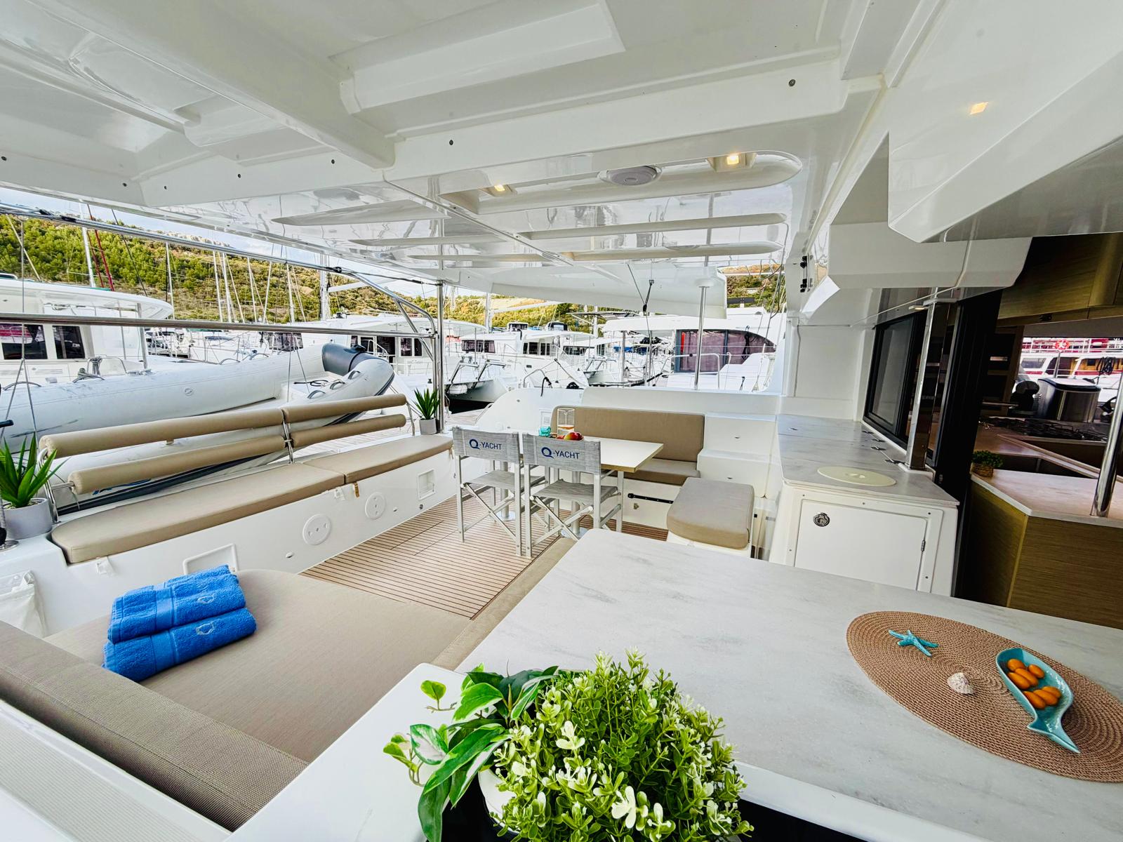Lagoon 46 - 4 + 2 cab. — photo 8