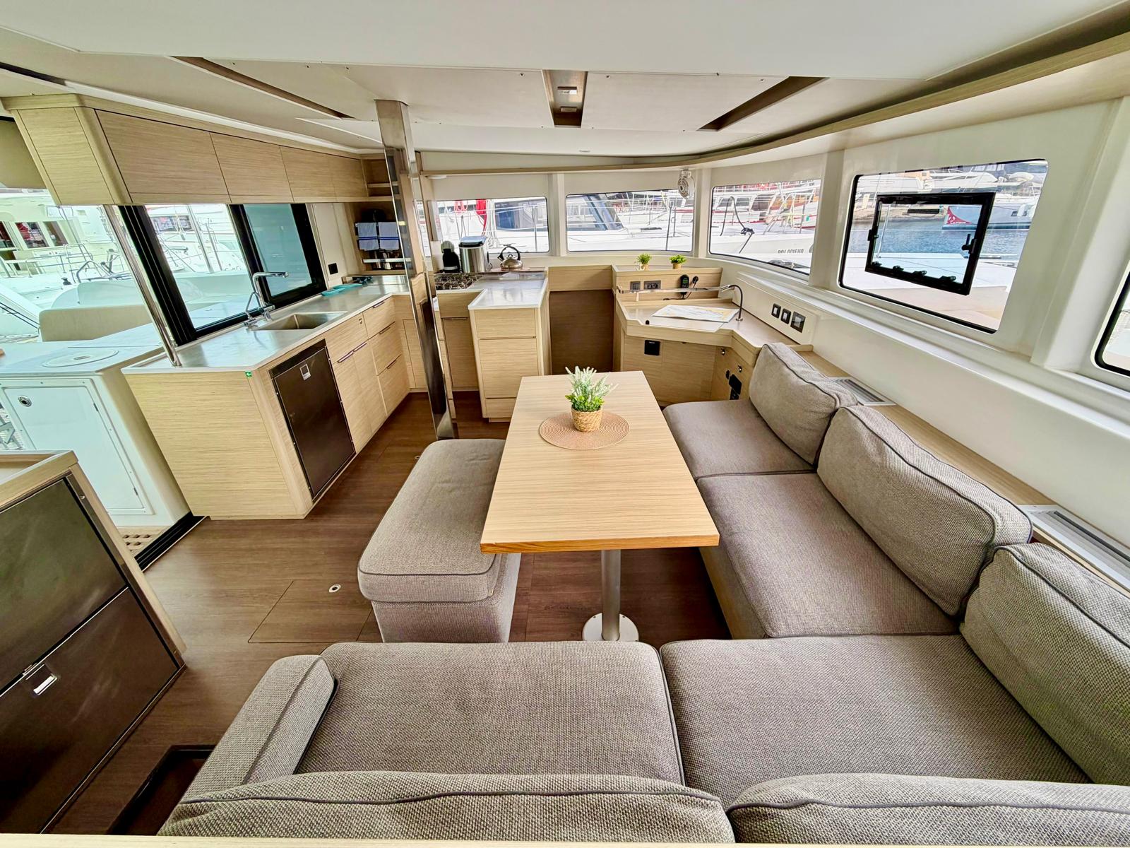 Lagoon 46 - 4 + 2 cab. — photo 12