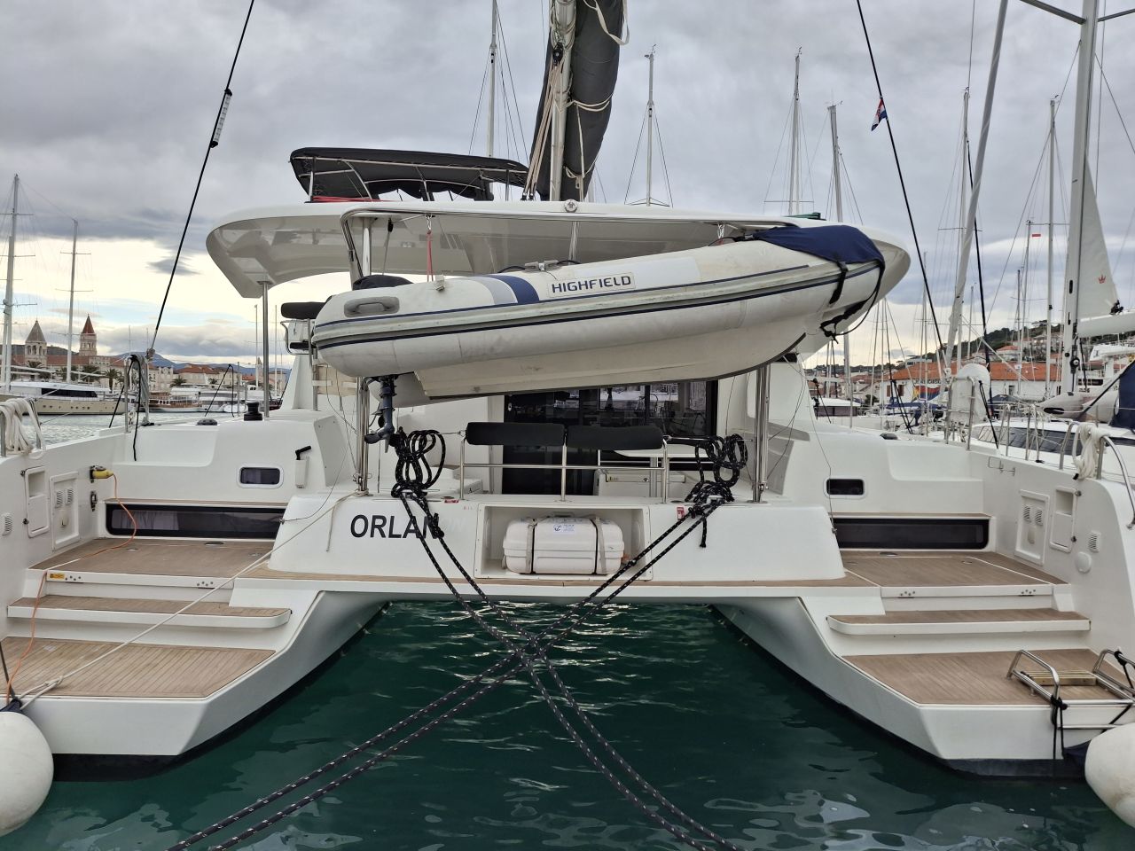 Lagoon 42 - 4 + 2 cab. — photo 1