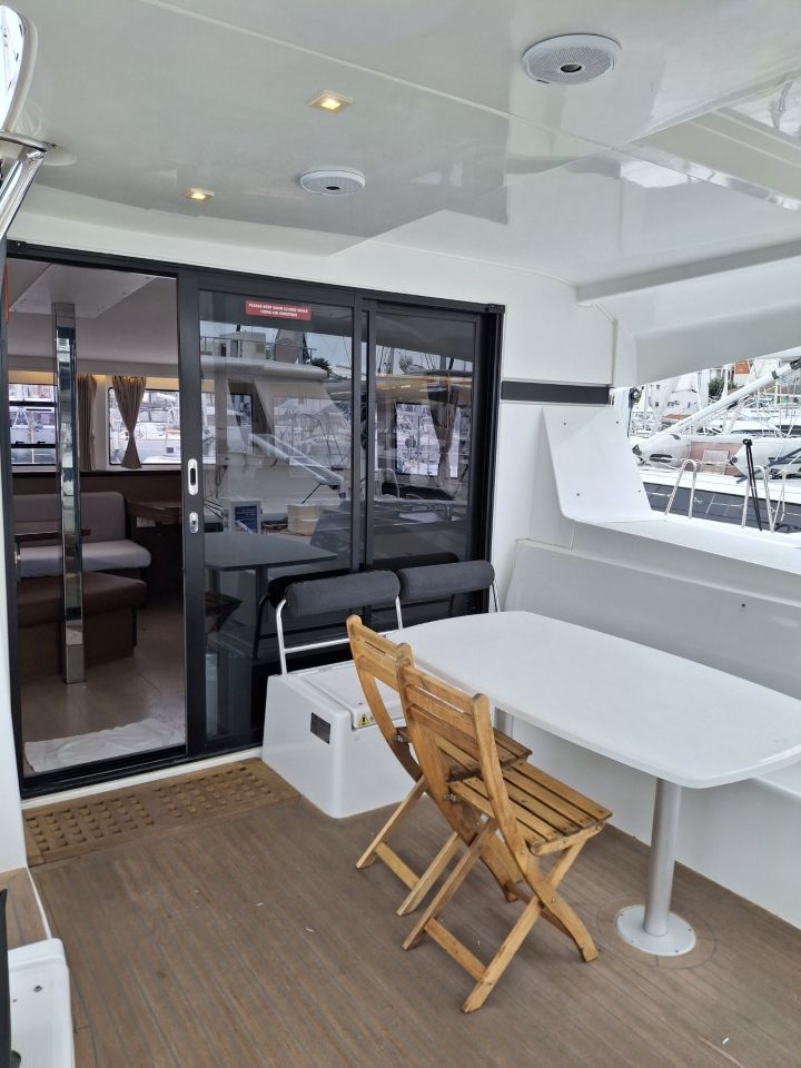 Lagoon 42 - 4 + 2 cab. — photo 11