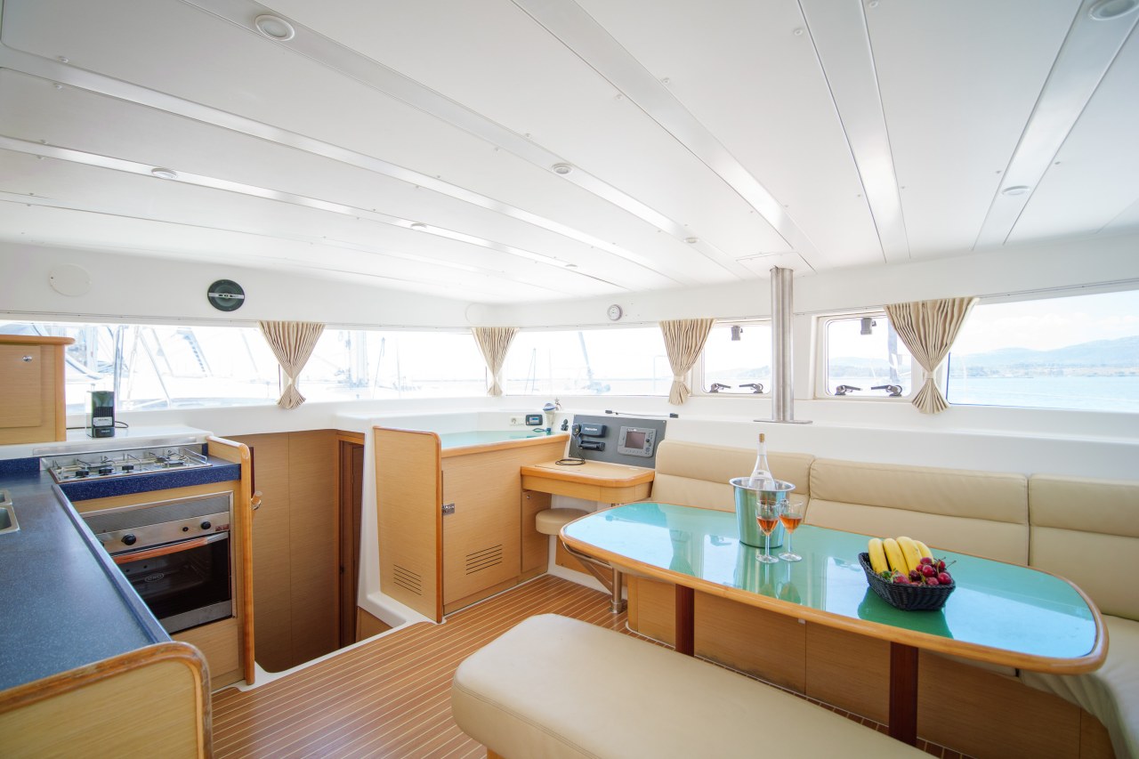 Lagoon 420 - 4 + 2 cab. — photo 12