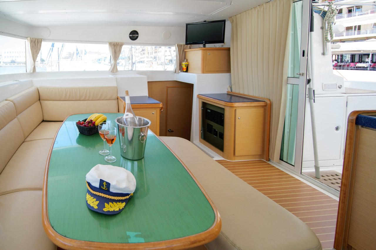 Lagoon 420 - 4 + 2 cab. — photo 14