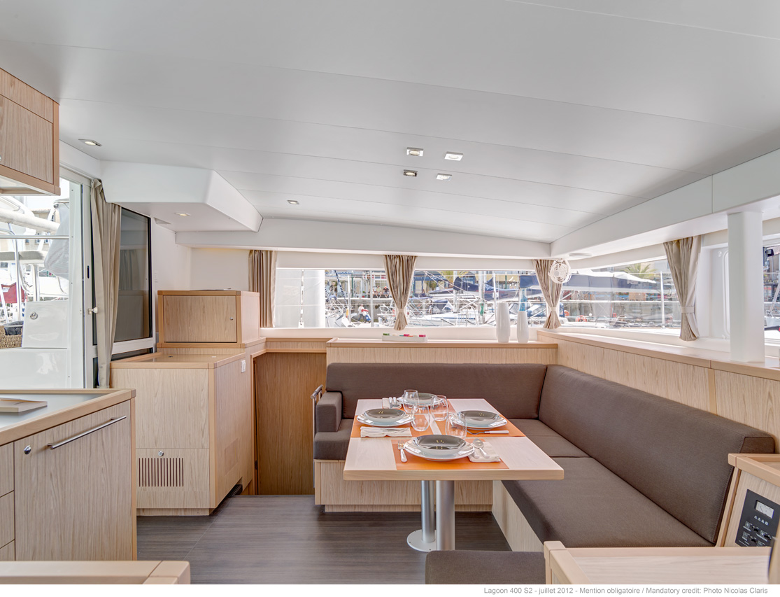 Lagoon 400 S2 — photo 4