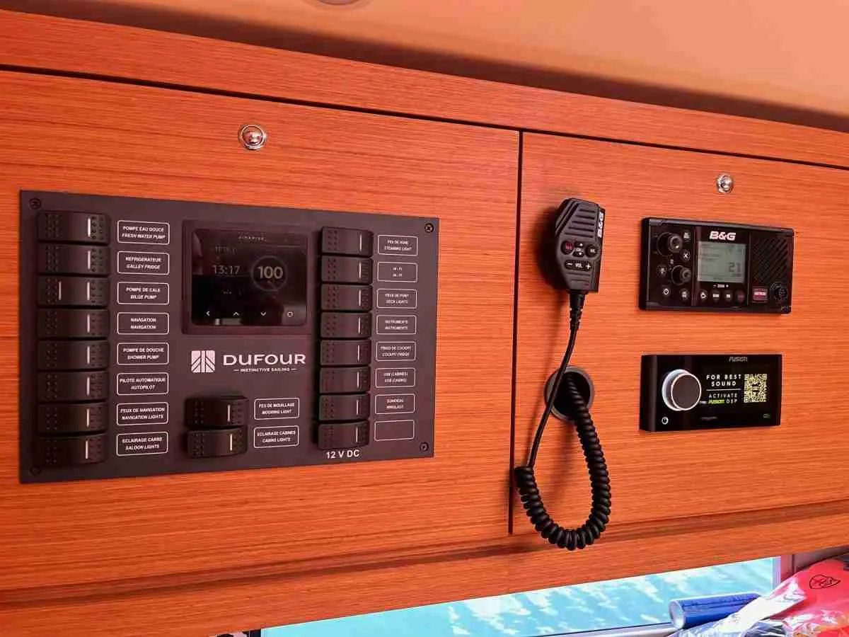 Dufour 470 - 5 + 1 cab. — photo 7